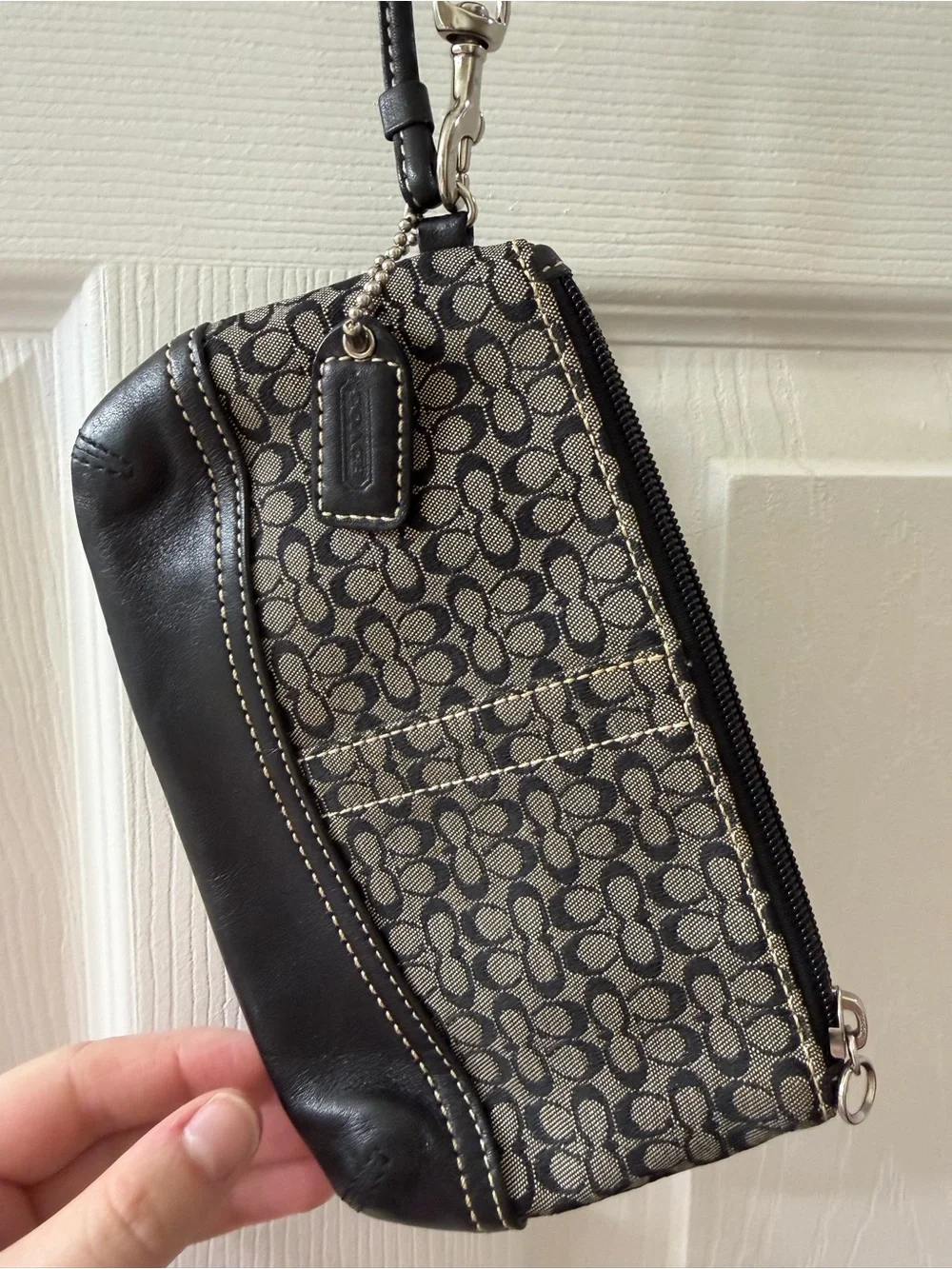 Vintage Coach Black and Tan Signature Card Wristlet